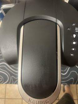 KEURIG COFFEE MAKER