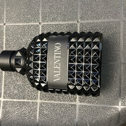 Valietino born in Roma rockstud noir 