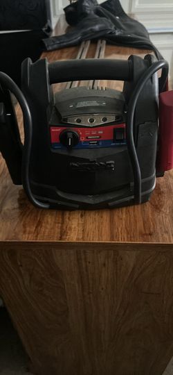 EverStart Portable Jump Starter and Power Pack