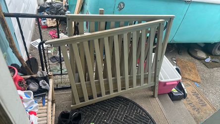 Mini crib