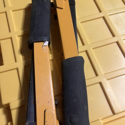 Stanley professional staples