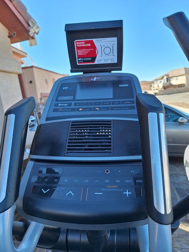 Elliptical Nordictrack Spacesaver SE7i
