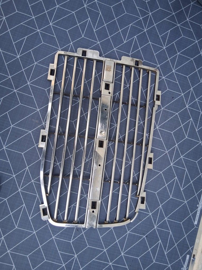 Dodge Ram 1(contact info removed) oem grille insert LH