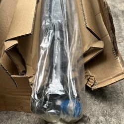 Rear driveshaft and U joint axles F350 4x4 99-04