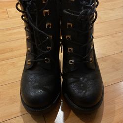 6.5 Womens/Junior ladies Black Booties