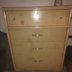Harmony House Mid Century Modern 4 Drawer Tallboy 