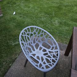 2x Out Door Chairs 