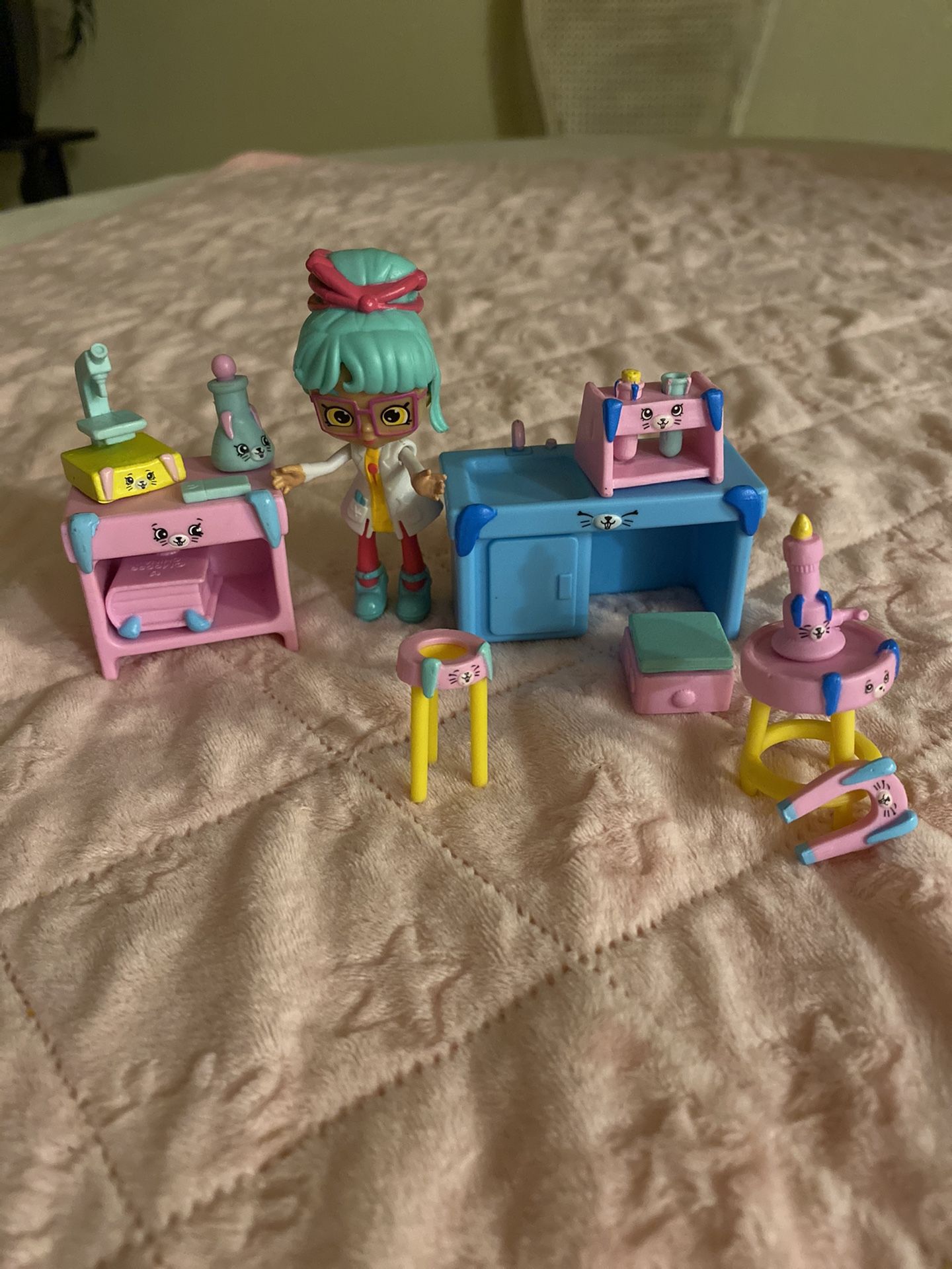 Shopkins happy places