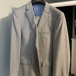 Italian Men’s Suit - Size 44/38R