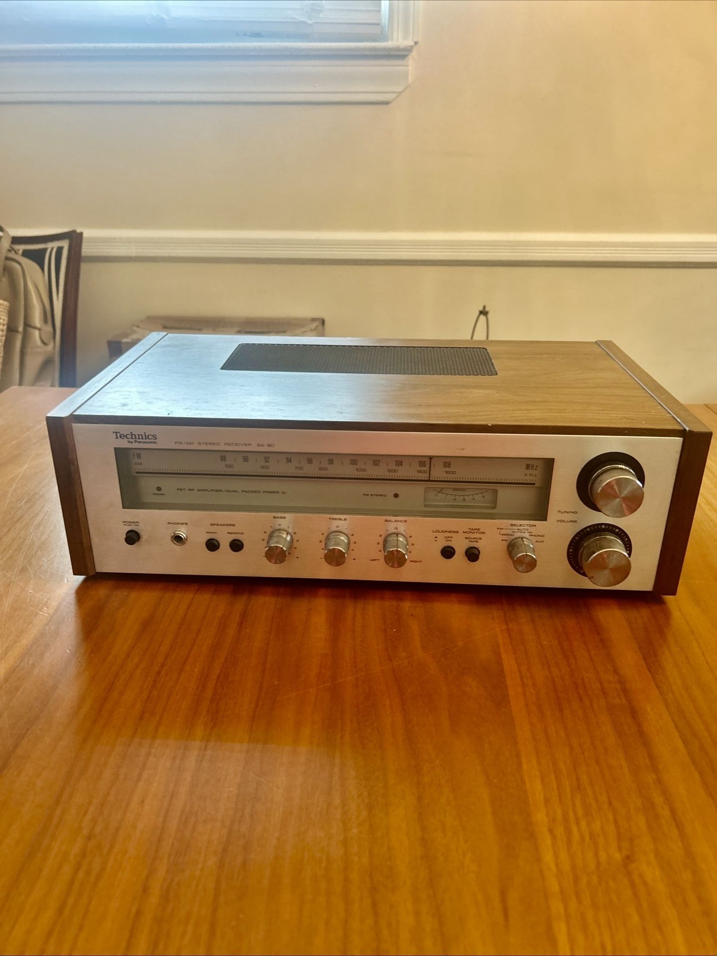 Technics Receiver by Panasonic FM/AM Stereo Receiver - Model SA-80 - Retro Case