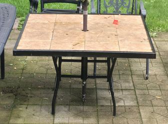 Tile table