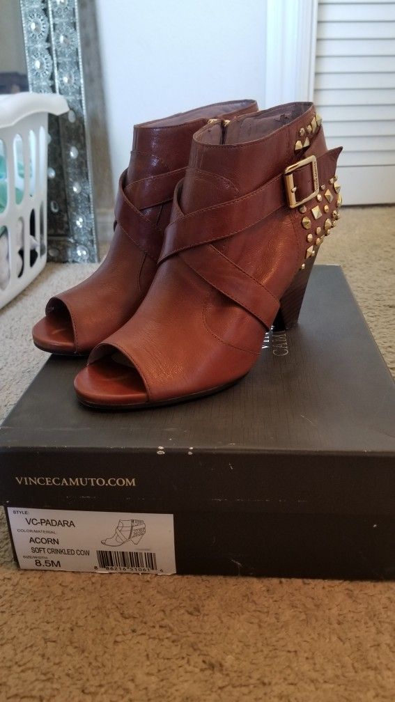 Vince Camuto Padara