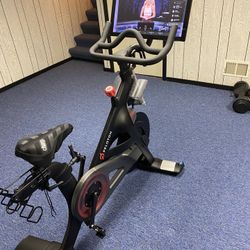 Peloton Bike !!