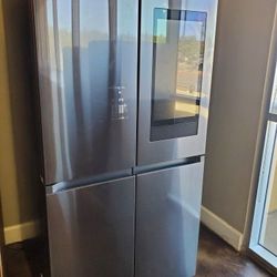 Samsung Family Hub 29 CU Refrigerator  5