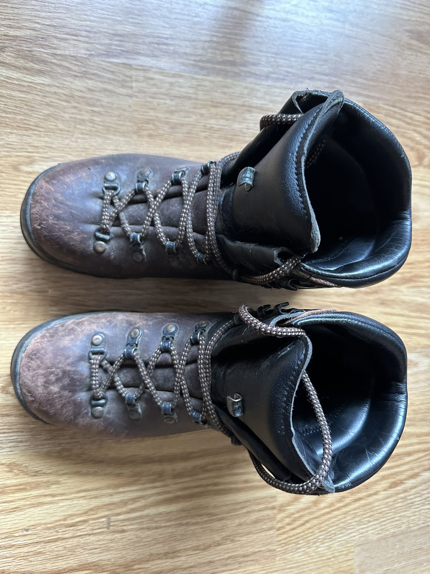 Scarpa Leather Hikers Women’s