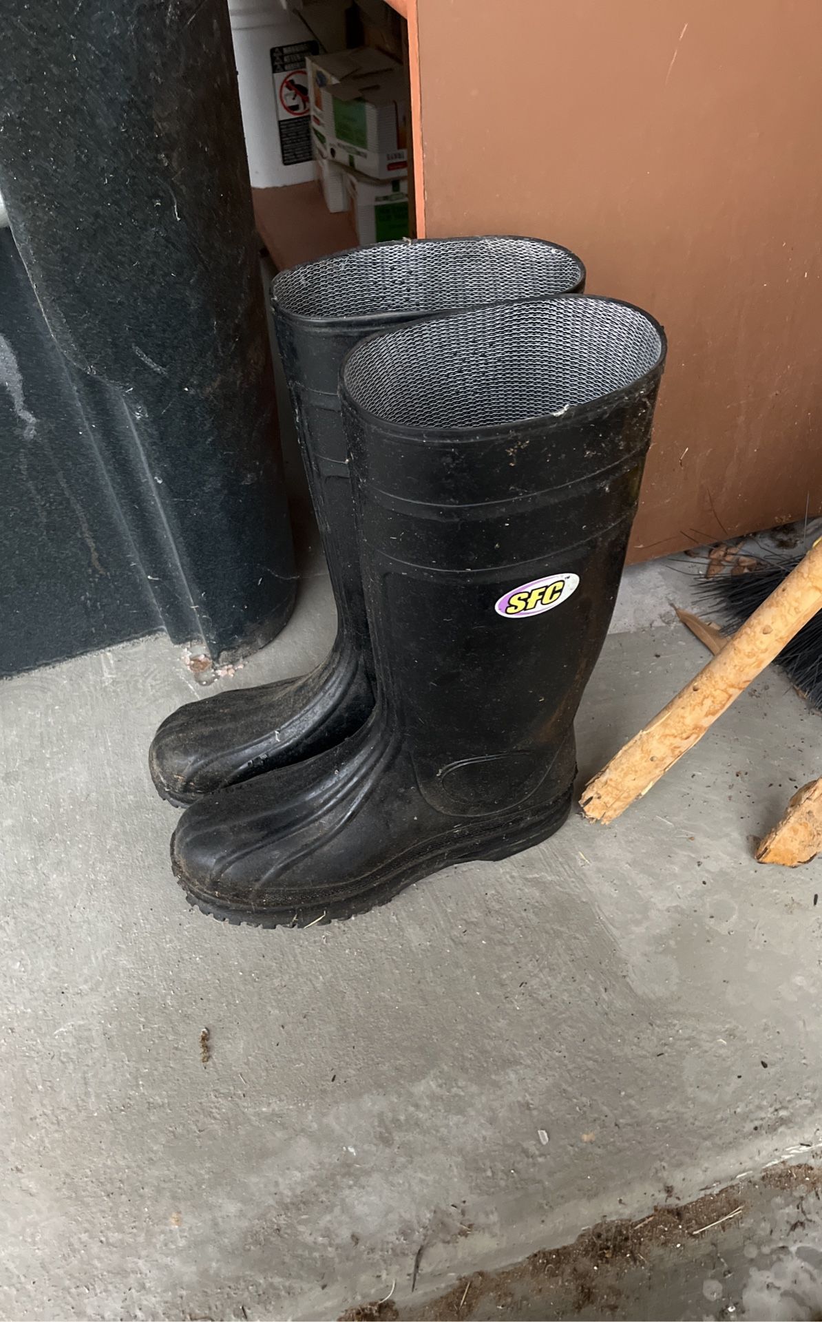 Work Boots Full Rubber