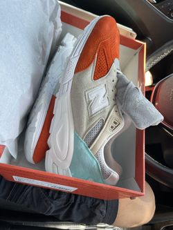 New Balance 990