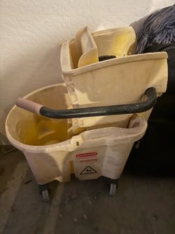 Mop ringer & bucket