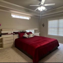 Broyhill Bedroom Set ; 6 Peaces 