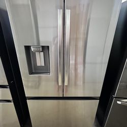 New Fingerprint Resistant Stainless Steel Samsung 31 cu. ft. 3-Door French Door Smart Refrigerator 