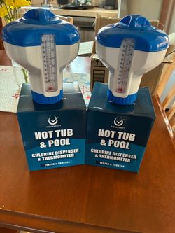 Pool and hot tub chlorine float