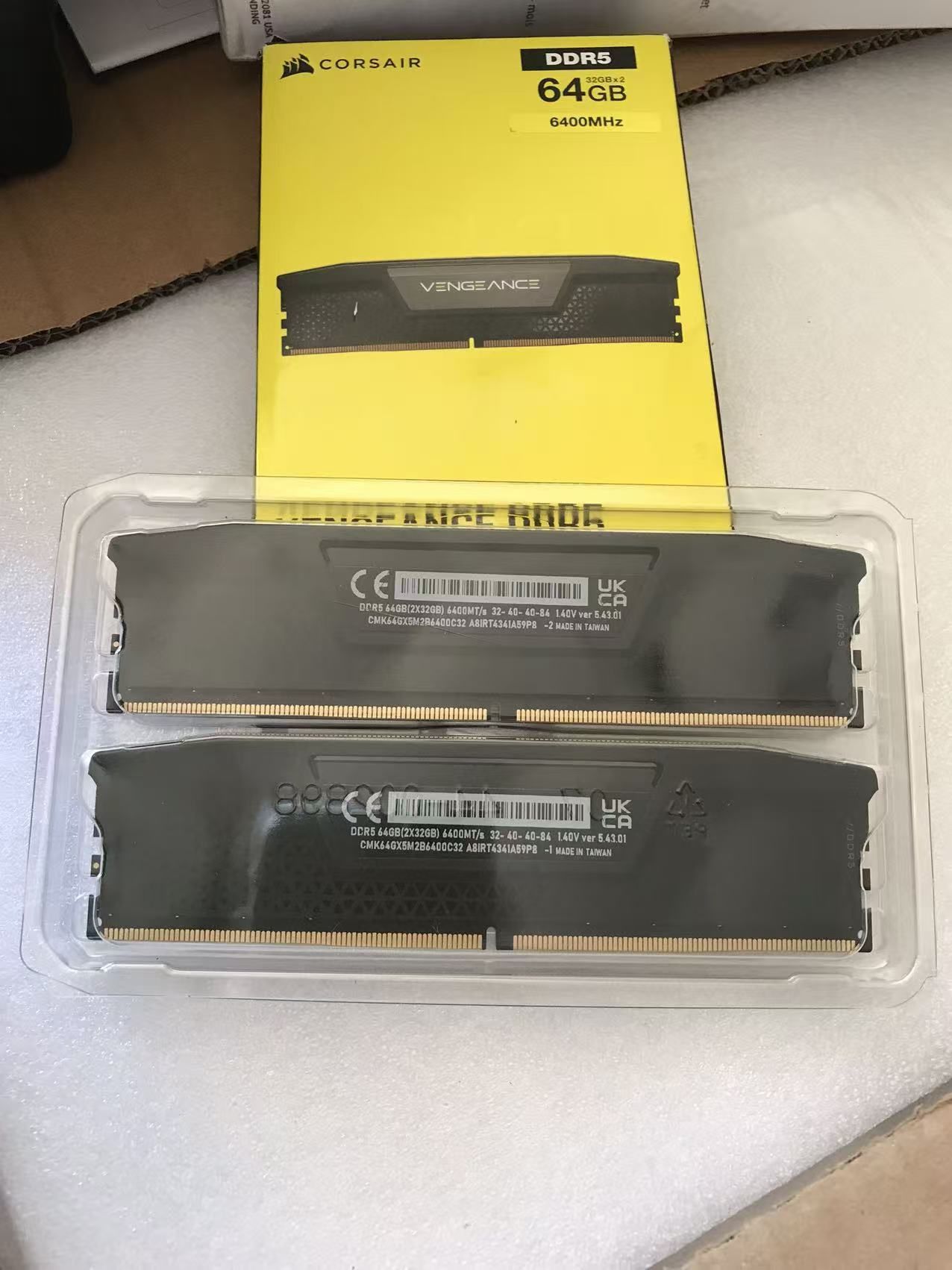 CORSAIR - VENGEANCE 64GB (2x32GB) DDR5 6400MHz C32 UDIMM Desktop Memory - Black