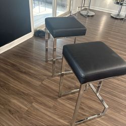 Bar Stools Like New Smoke Free Set Of 2