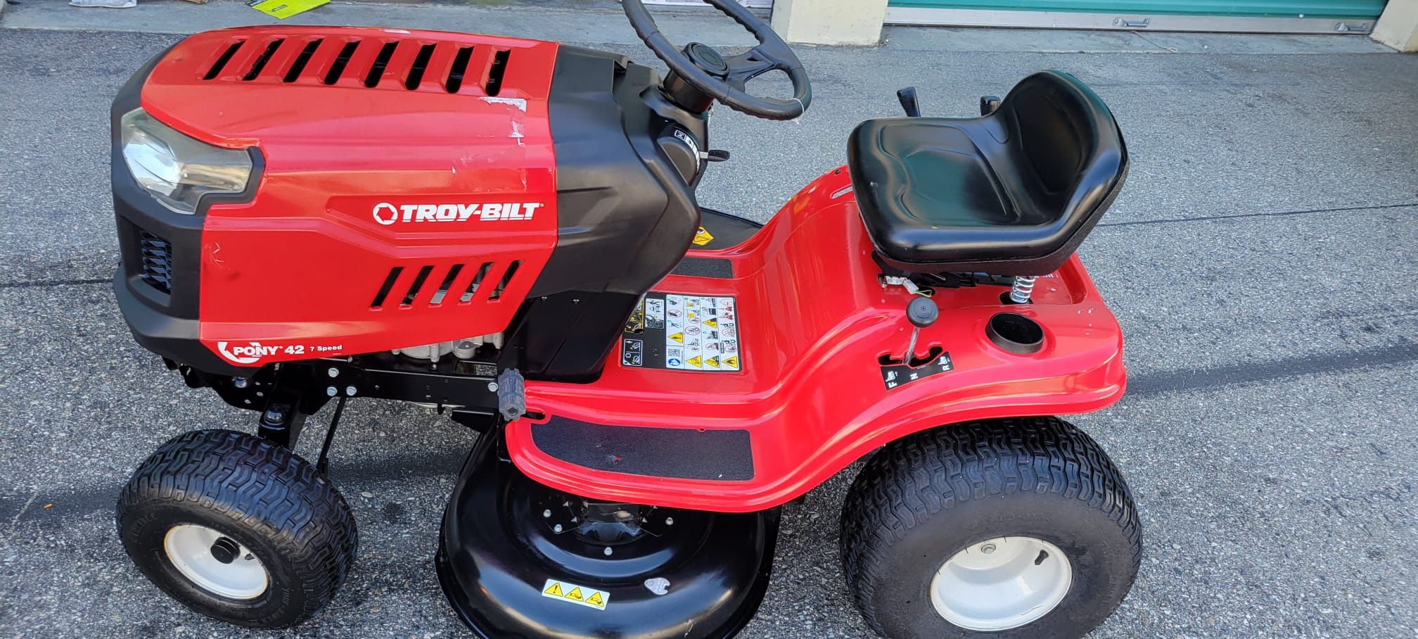 Tractor Troy Built 42inch Gas
