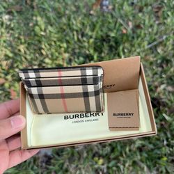 Burberry Card Holder - 100% Authentic w/ Tags