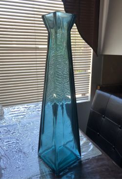 Glass vase