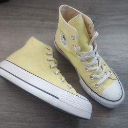 converse All Stars woman's Size 7.5