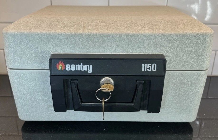 Sentry Safe Fire Proof Safe 