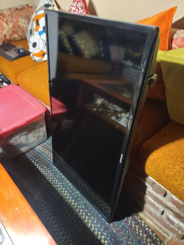 Samsung 36 inch tv smart for sale used 50 2013or 2014 model or make