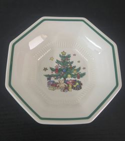 Set of 4 Nikko Christmastime Vegetable Bowls