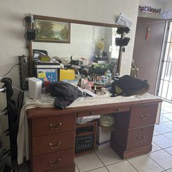 Drawers Cabinet With Free Mirror