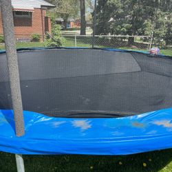 Trampoline 