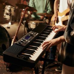 NEW - Casio Casiotone CT-S500 – 61-Key Touch-Responsive Portable Keyboard