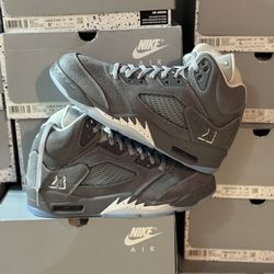 Air Jordan 5 Wolf Grey size 7.5 / 8 / 8.5/ 9 / 10.5 / 11 / 11.5 / 12 / 13 / 14