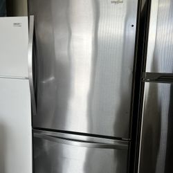 Whirlpool Stainless Steel Bottom Freezer Refrigerator 33”wide Refrigerator 