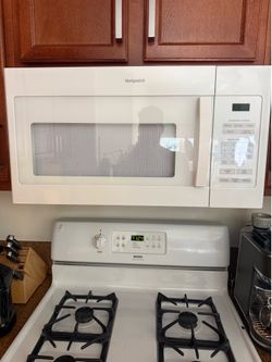 Hotpoint Over-the-range microwave 1.6-cu ft