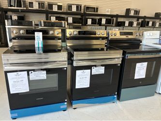 Hot Deal! WAS$1149 NOW$499 Electric range with 5 burners & Air fry