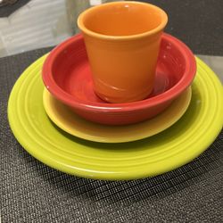 Fiesta Ware Colorful 4pc Setting For 6