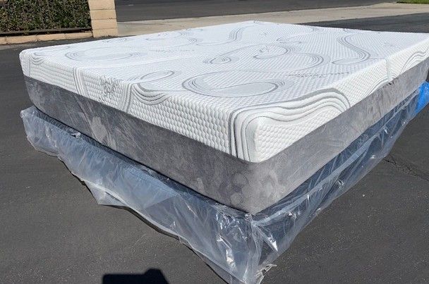 Full Organic Cool Gel Memory Foam!!