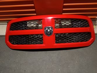 2002-2005 Dodge Ram Pick Up Grill With Emblem.