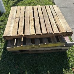 Free Wood Pallets 