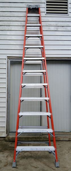 12 ft. Fiberglass Louisville Step Ladder With 300 lbs. Load Capacity