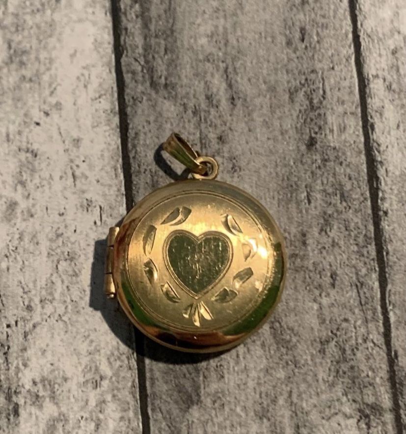 14K gold filled vintage heart locket 4.0 grams 