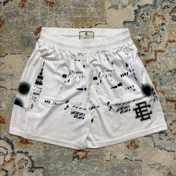 ERIC EMANUEL SHORTS SIZE MEDIUM 