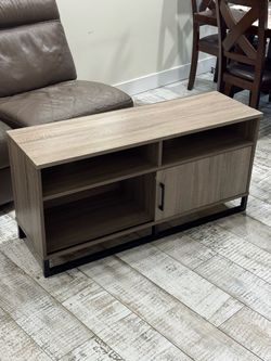 Modern TV Stand with Sliding Door – Gray Oak, 48”