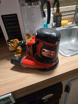 Working perfectly M18 Milwaukee orbital sander